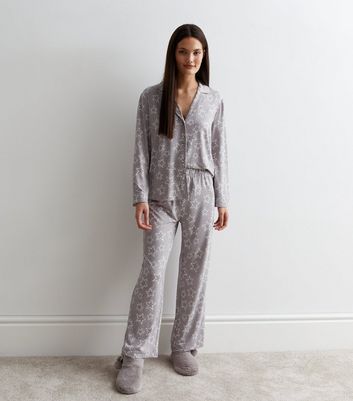 Light Grey Revere Trouser Pyjama Set with Star Print New Look