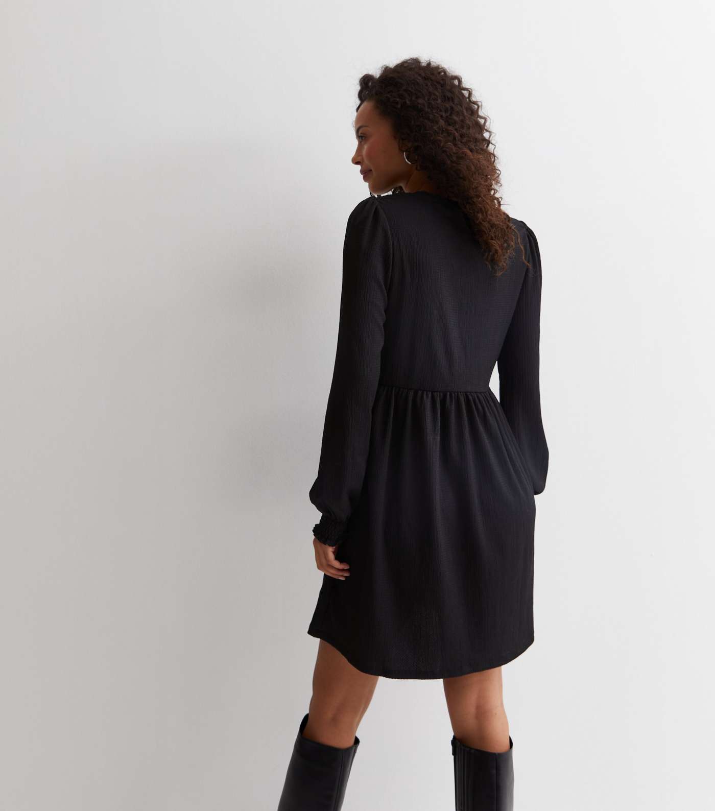 Tall Black Crinkle Jersey Mini Smock Dress Image 4