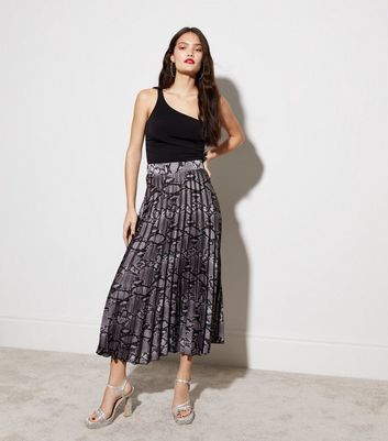 Light Grey Snake Print Satin Pleated Midaxi Skirt New Look