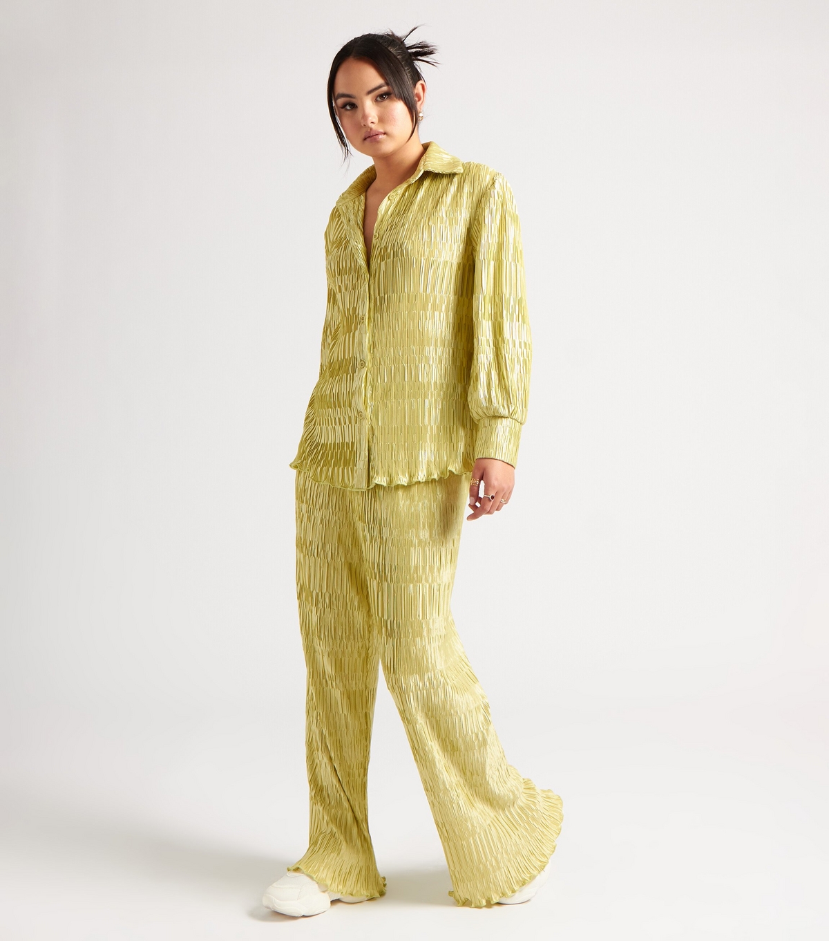 Women's Light Green Textured Plissé Wide Leg Trousers Urban Bliss New Look