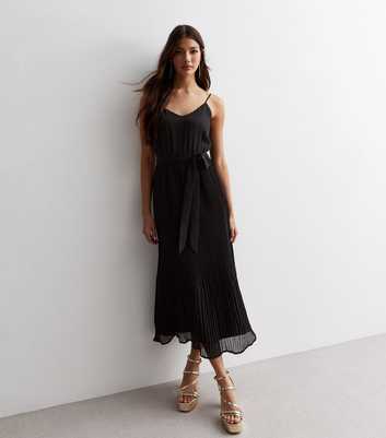 Gini London Black Pleated Strappy Midi Dress