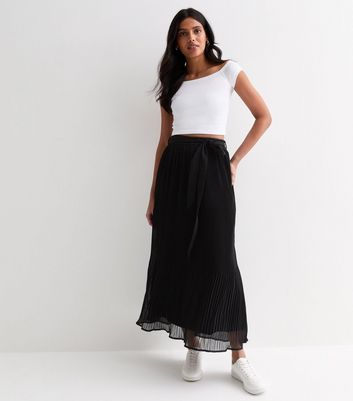 Buy U&F Women Plus Size Black Solid Pleated Maxi Skirt at Amazon.in