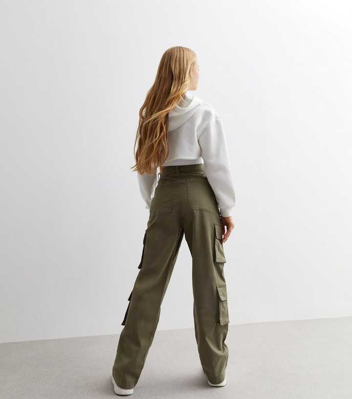 https://media2.newlookassets.com/i/newlook/881535734M1/girls/girls-clothing/girls-trousers/girls-khaki-wide-leg-cargo-trousers.jpg?strip=true&qlt=50&w=720