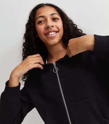 Black cropped on sale hoodie zip up