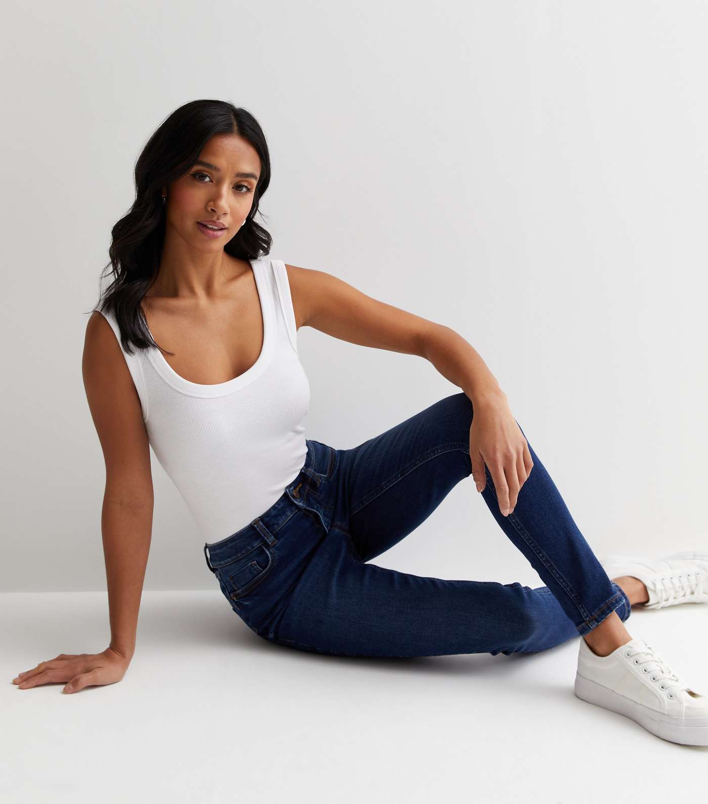 Petite Blue Lift & Shape Jenna Skinny Jeans Image 2