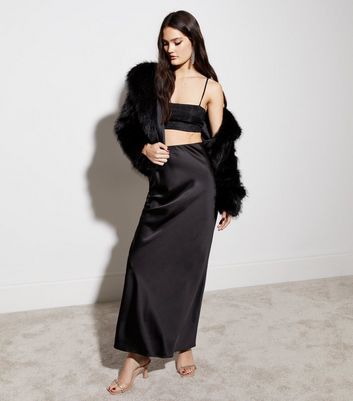 Black satin 2024 skirt xs max