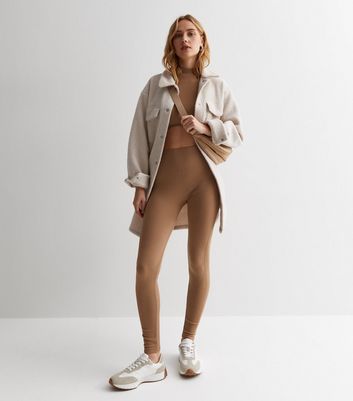 beige-sherpa-bomber-jacket-outfit-leggings-ankle-boots-lr-4 - Allyn Lewis