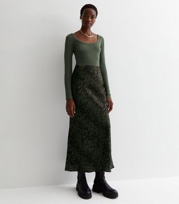 Tall Green Satin Animal Print Bias Cut Midi Skirt New Look