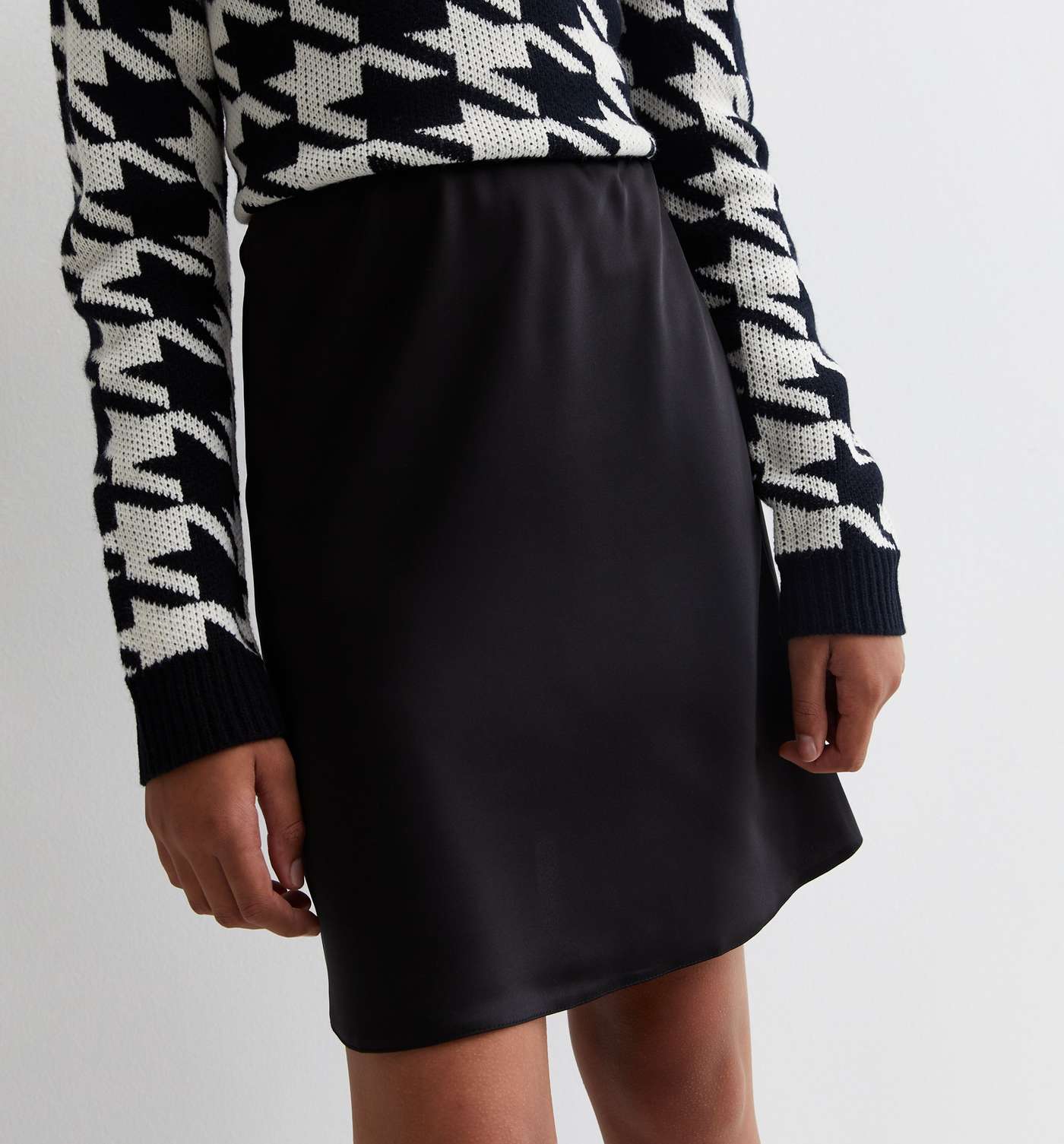 Girls Black Satin Mini Skirt Image 3