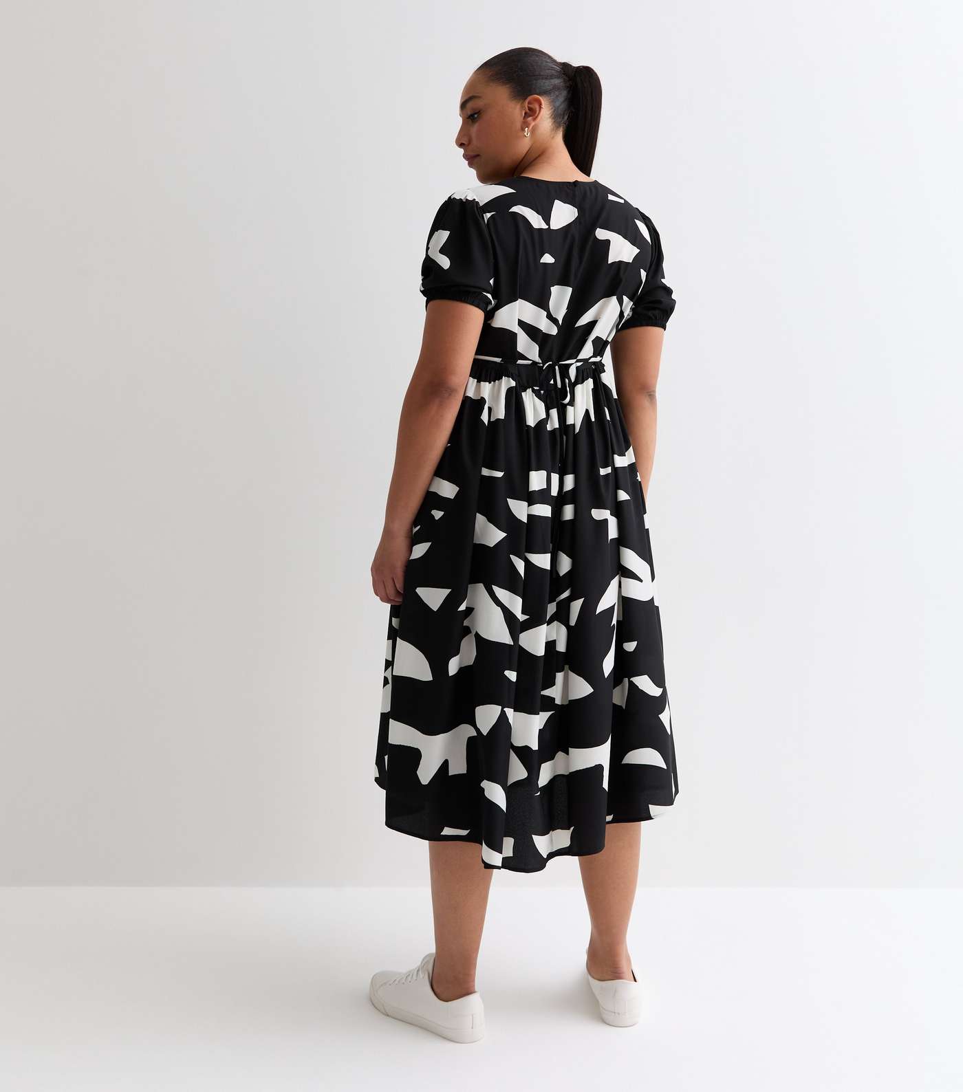Curves Black Abstract Print Midi Dress Image 4