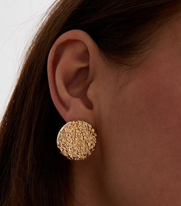 Gold Textured Circle Stud Earrings New Look