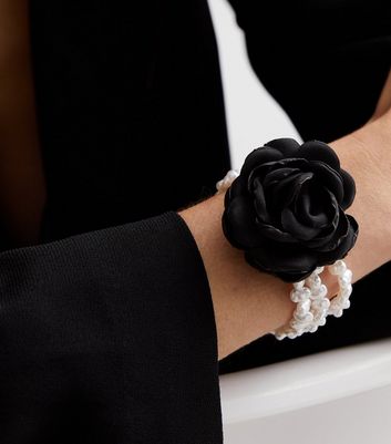 Buy Campsis Wedding Wrist Flower Corsage Bracelet Bridesmaid Hand Flower  for Wedding Festival Beach Party Prom (Champagne) Online at Low Prices in  India - Amazon.in