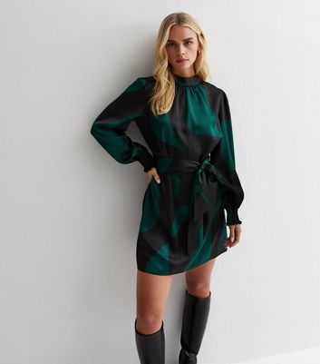 Petite Green Wave Print Belted Tunic Mini Dress New Look