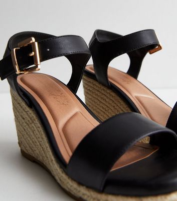 Bandolino Black Low Wedge Grommets Back Zip Strappy Sandals Women Size 7.5M  | eBay