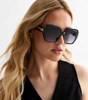 Black Square Frame Chain Sunglasses