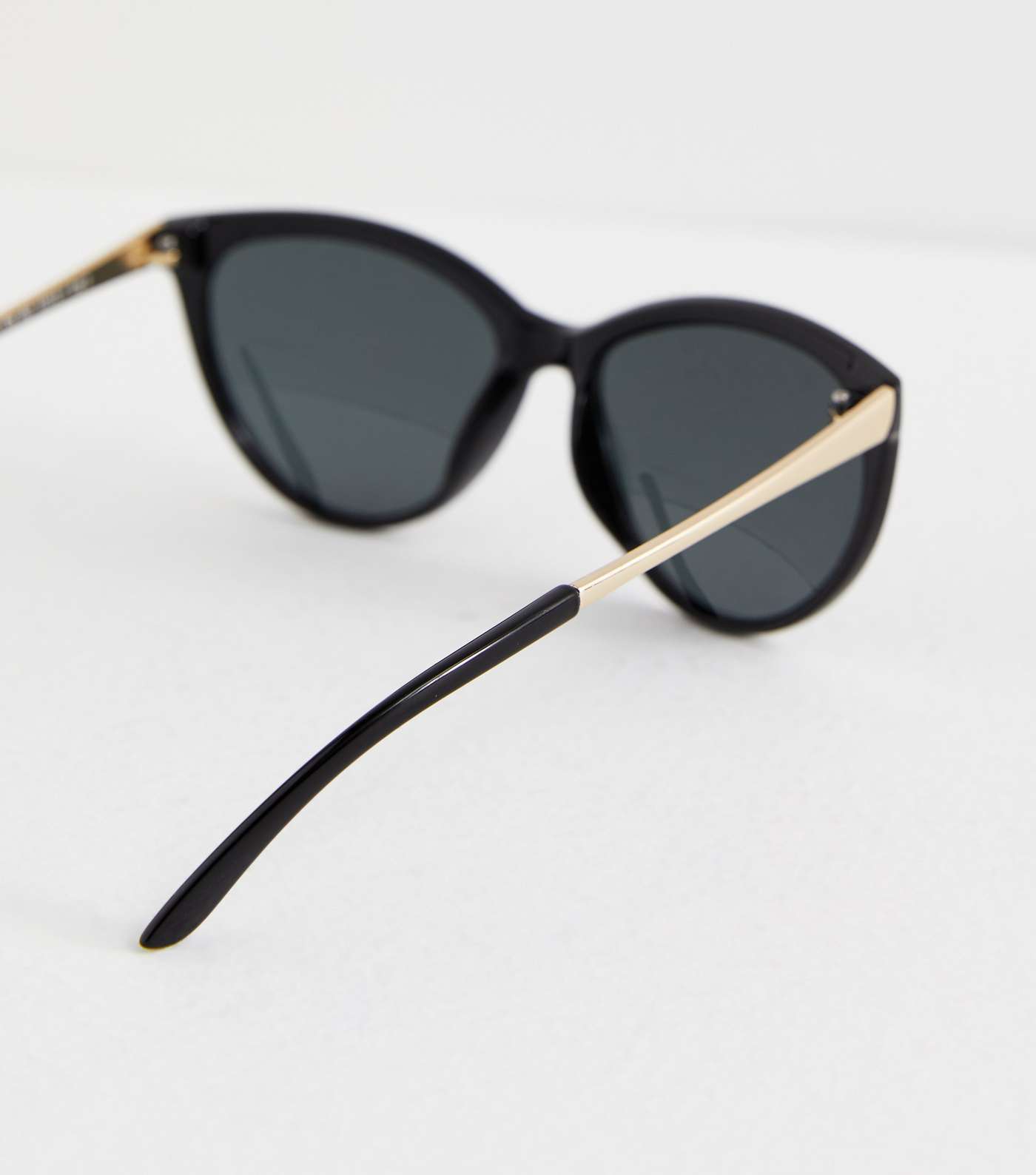 Black Cat Eye Sunglasses Image 4