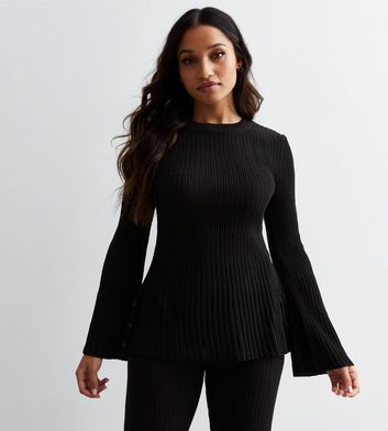 Petite Black Ribbed Knit Flared Sleeve Jumper New Look