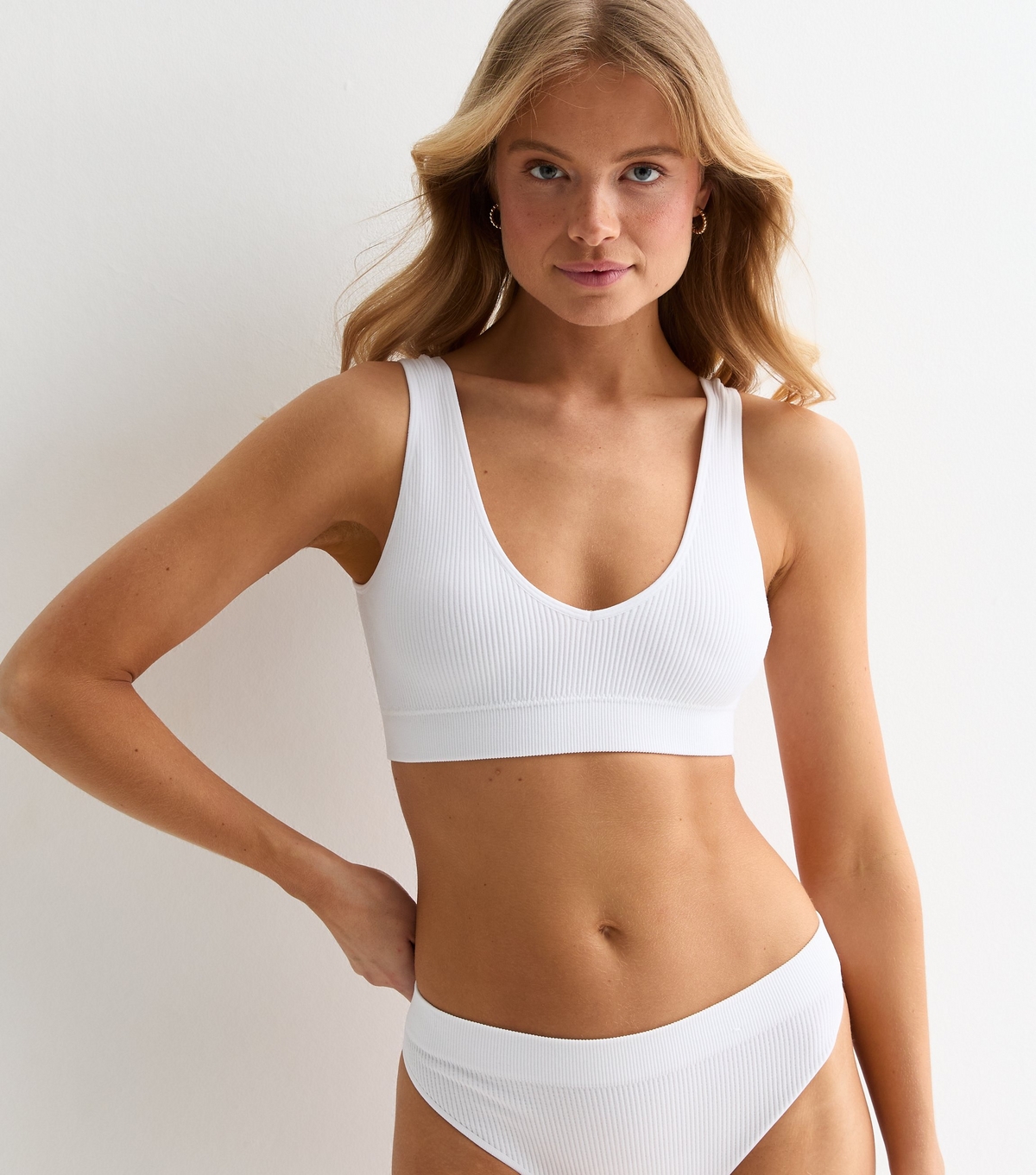 Women's White High Apex Plunge Seamless Bralette New Look