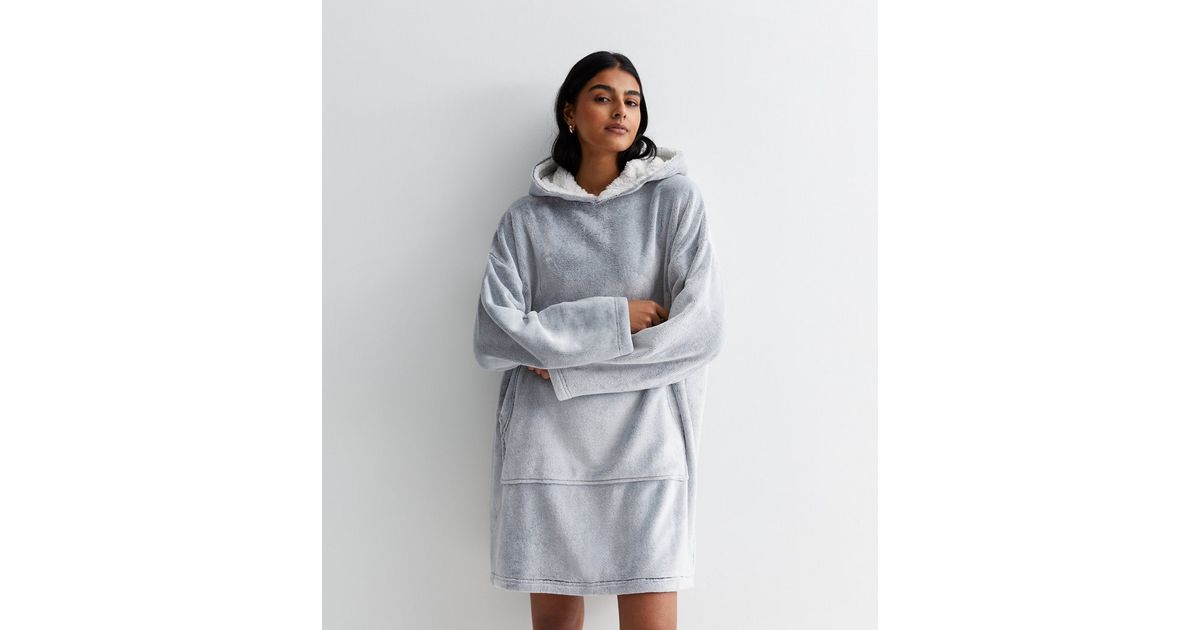 Pale Grey Oversized Fleece Blanket Hoodie New Look