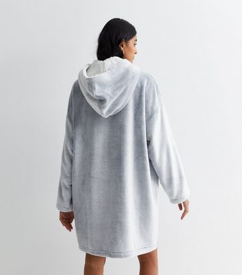 Pale Grey Oversized Fleece Blanket Hoodie New Look