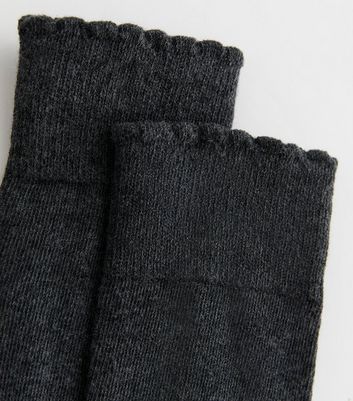 2 Pack Dark Grey Knee High Frill Socks New Look