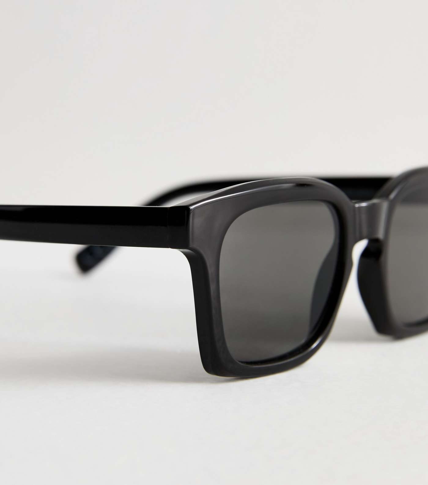 Black Square Frame Sunglasses Image 3