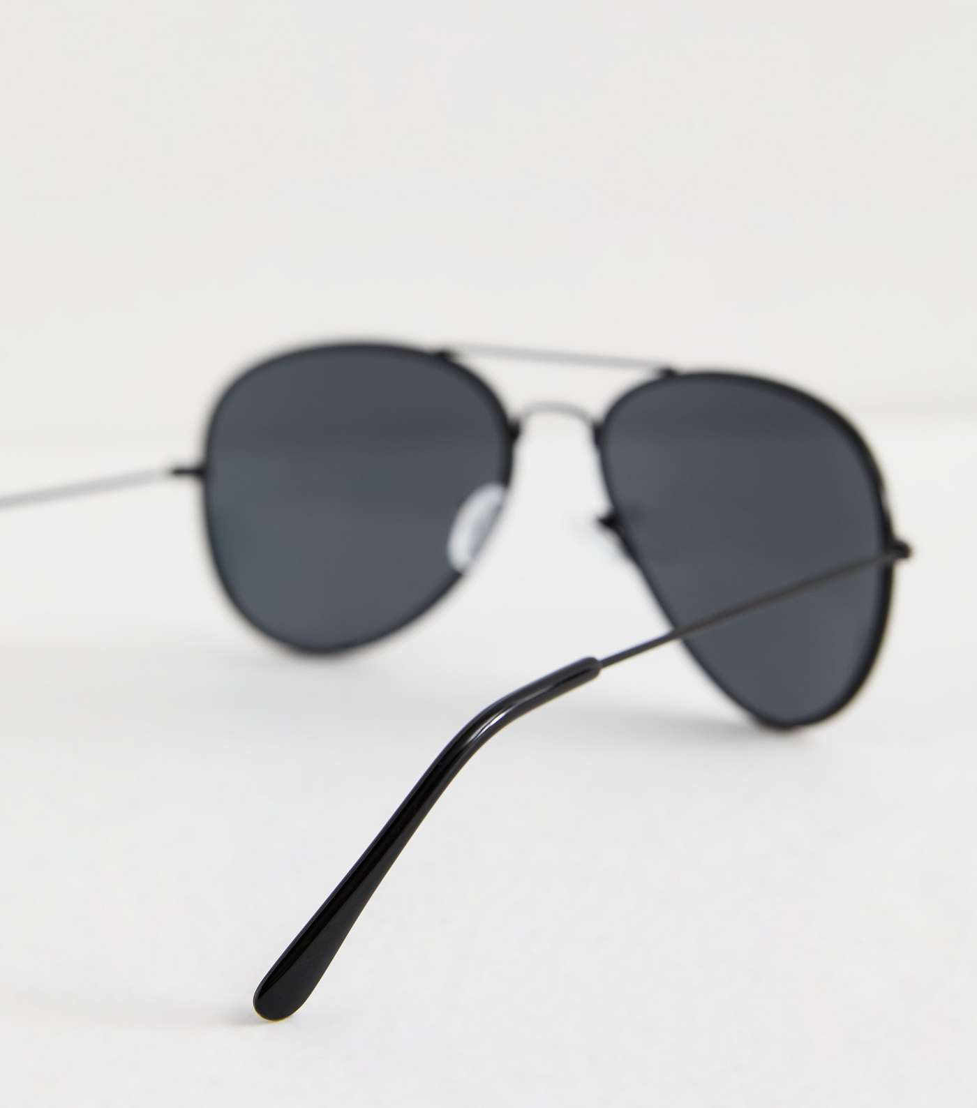 Black Pilot Sunglasses Image 4
