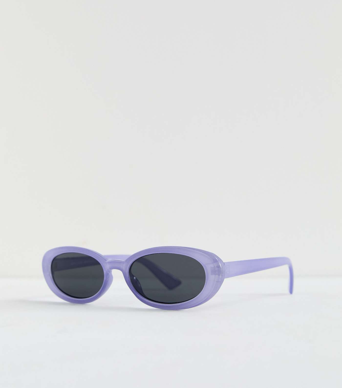 Light Purple Oval Sunglasses Image 2