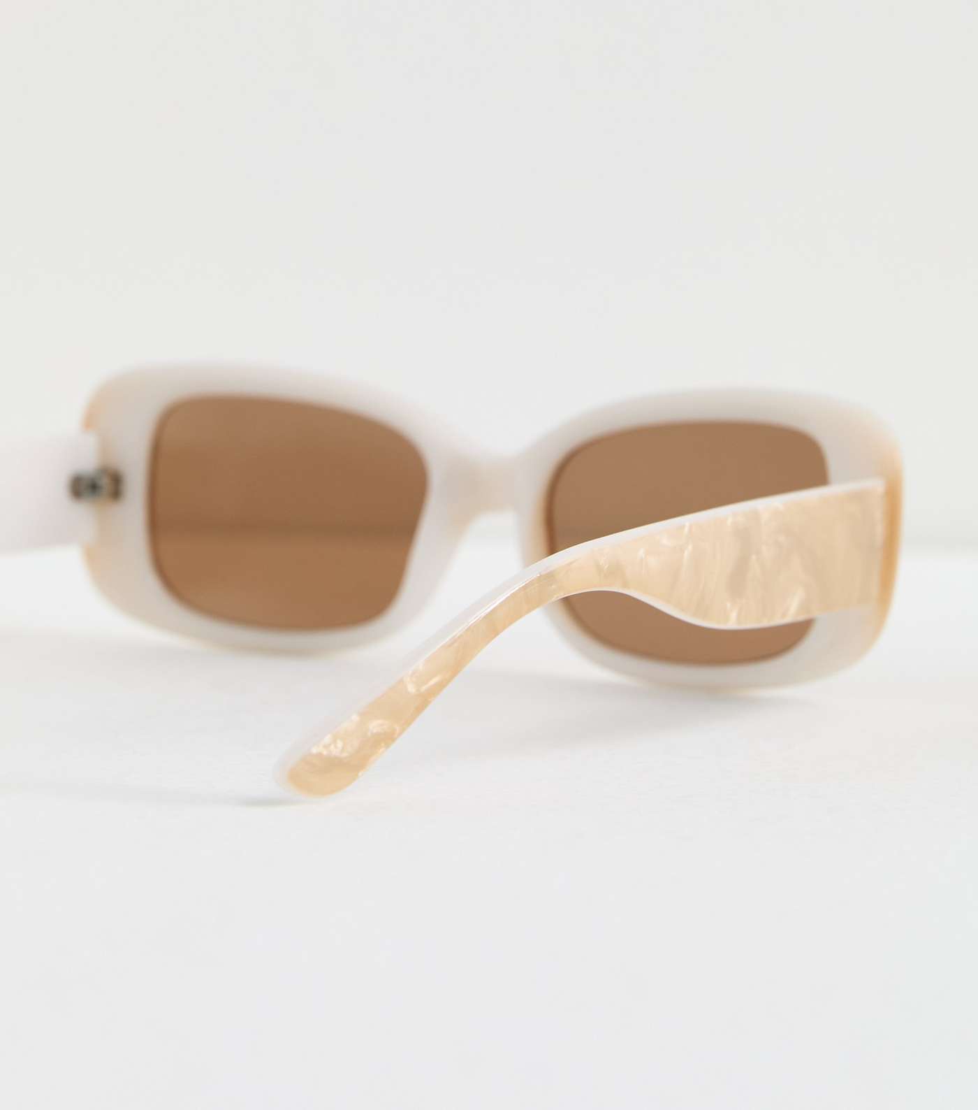 Light Brown Rectangle Frame Sunglasses Image 4