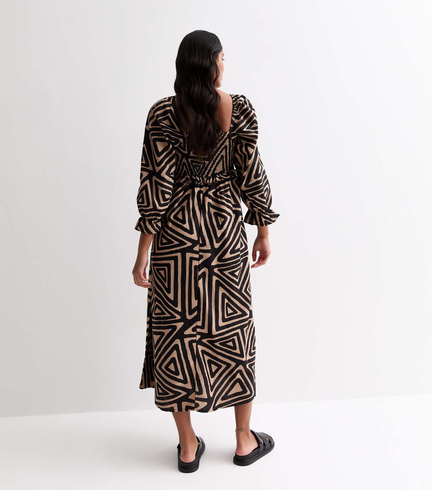 Brown Abstract Print Square Neck Shirred Midi Dress Image 4