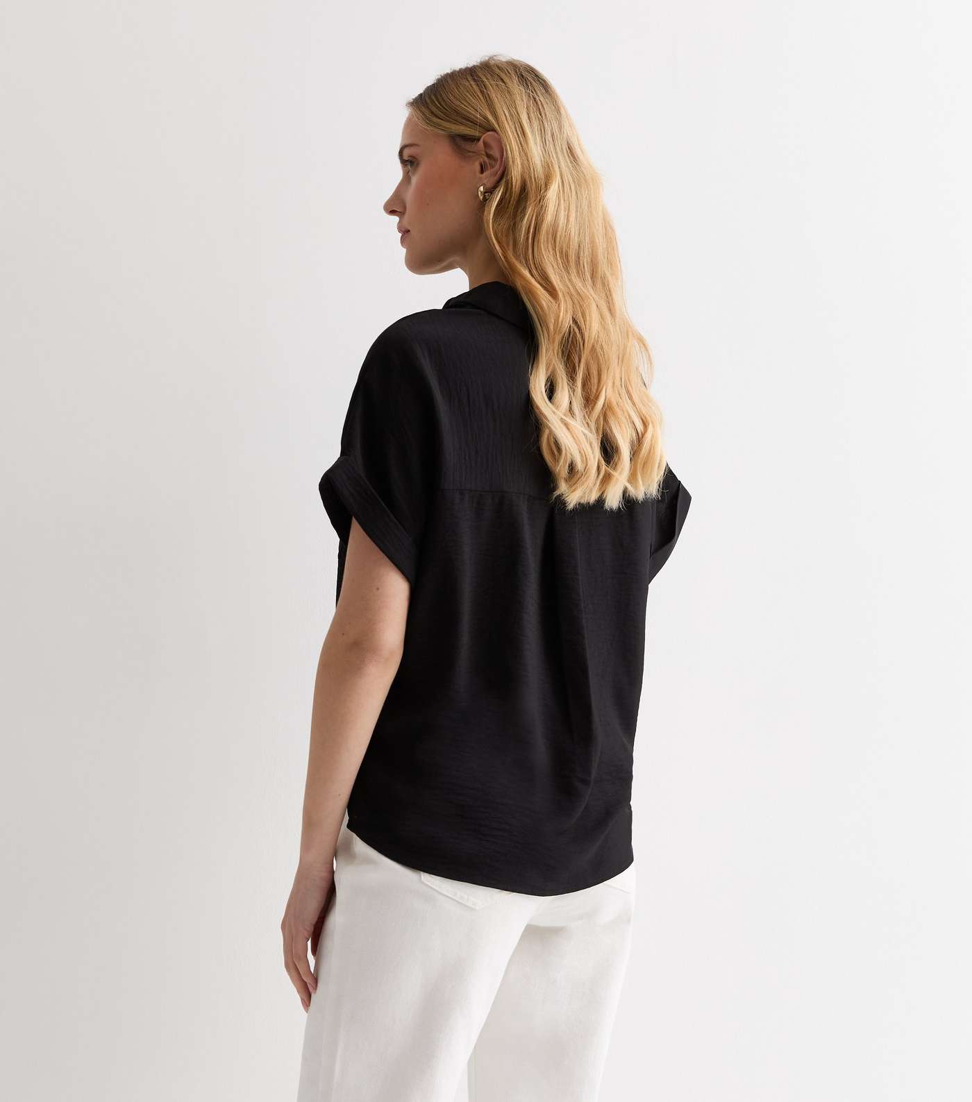 Black Short Sleeve Shirt Image 4