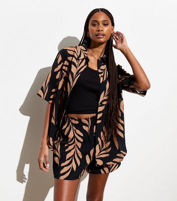 Green Leaf Print Shorts main image 0