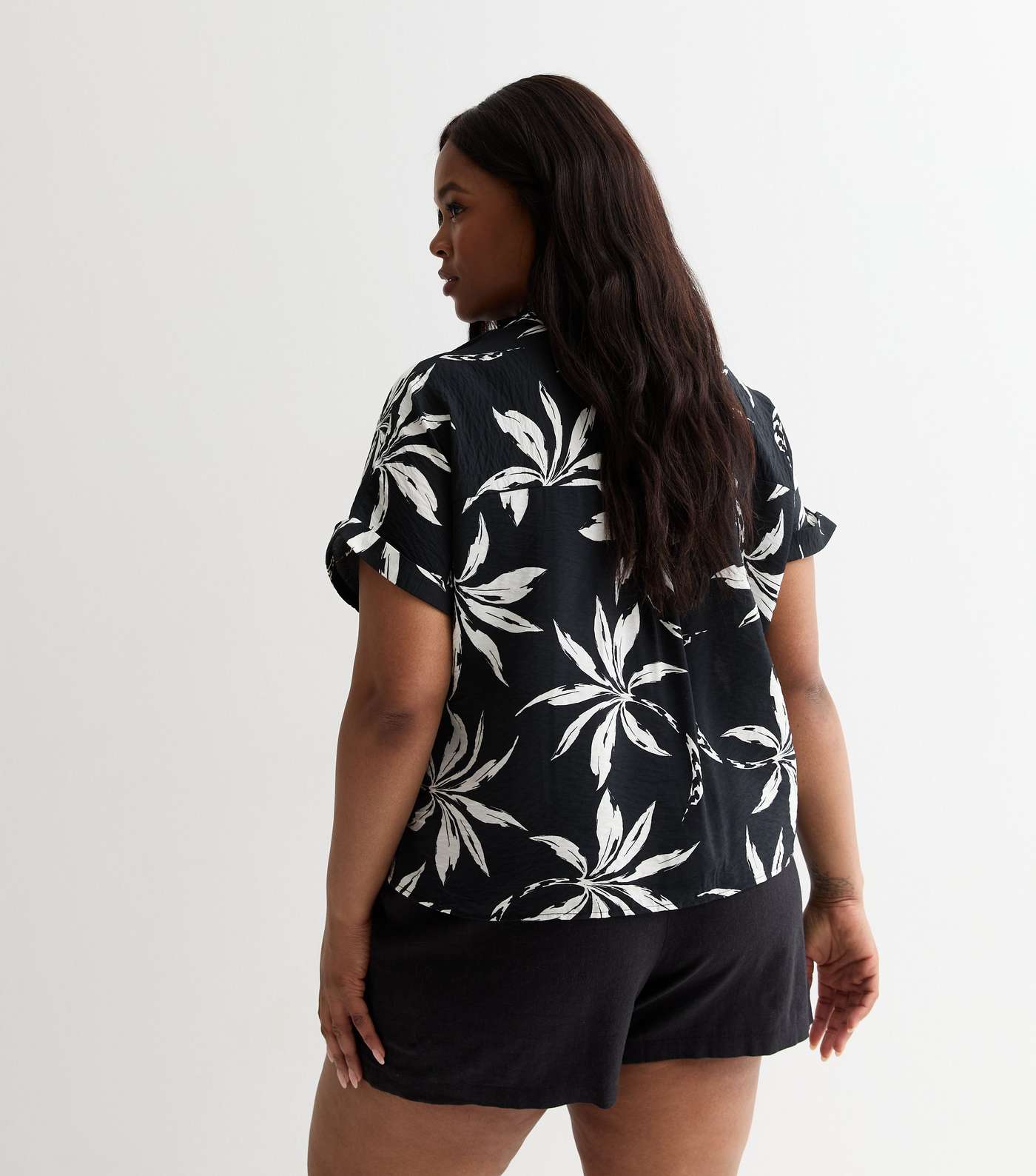 Curves Black Palm Tree Print Short Sleeve Shirt Image 4