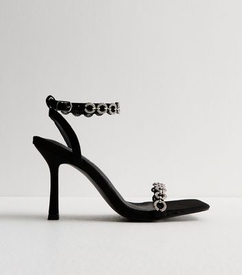 Cute black sandal store heels