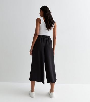 Black Wide Leg Crop Trousers New Look