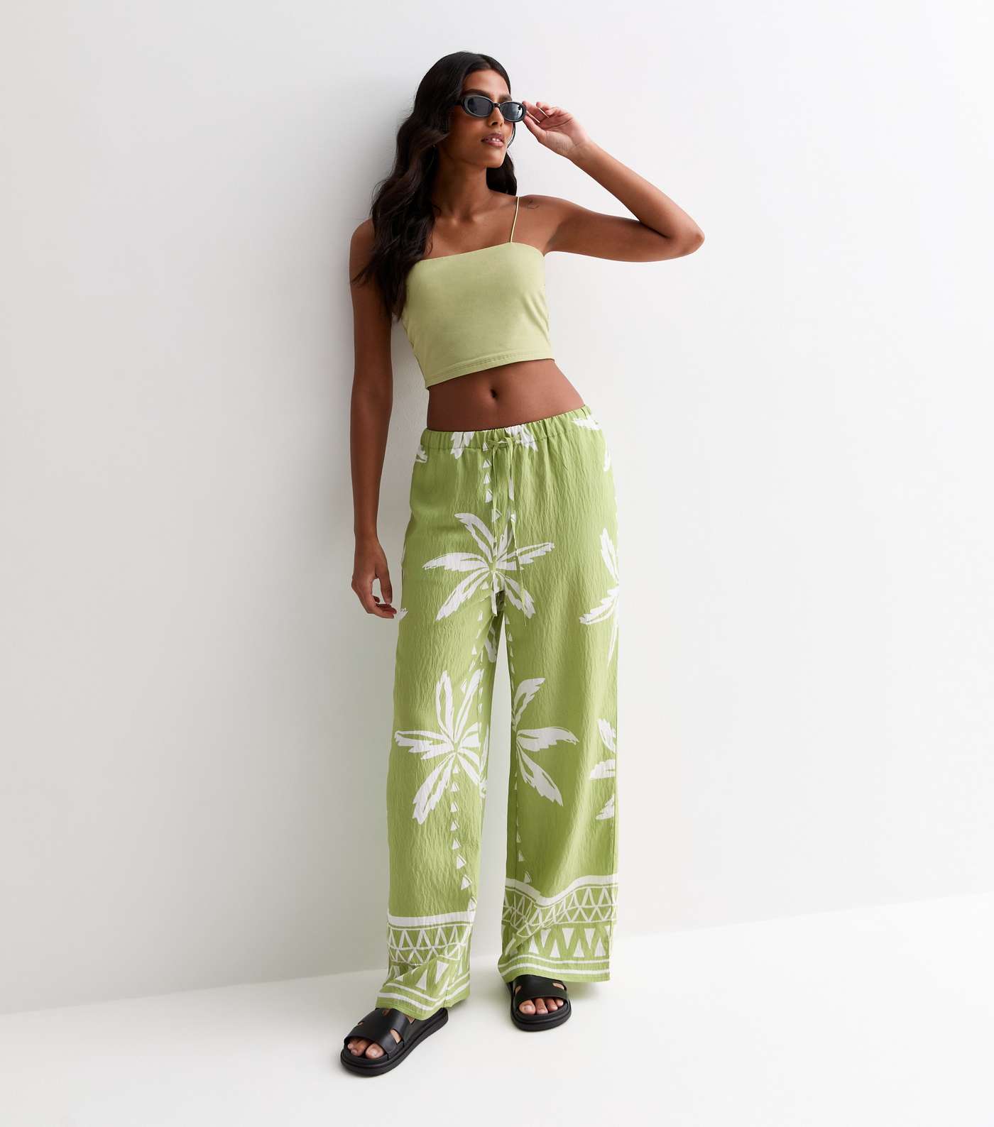 Green Palm Tree Print Wide Leg Trousers Image 2