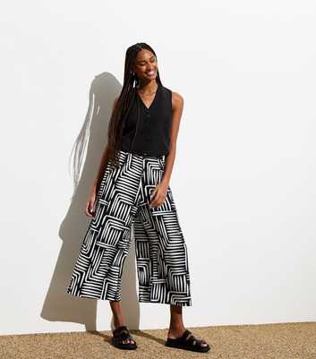 Black Abstract Stripe Wide Crop Trousers