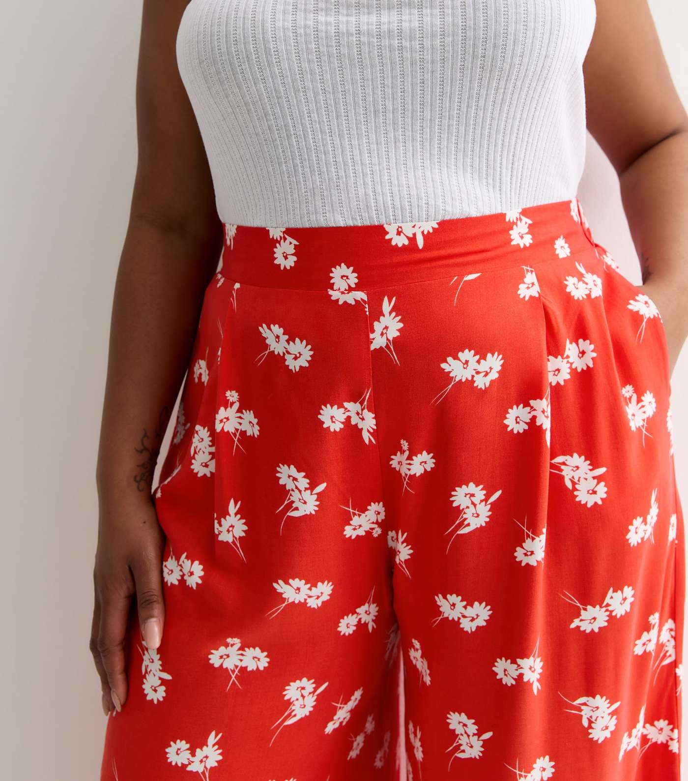 Curves Red Ditsy Floral Print Cropped Trousers Image 2