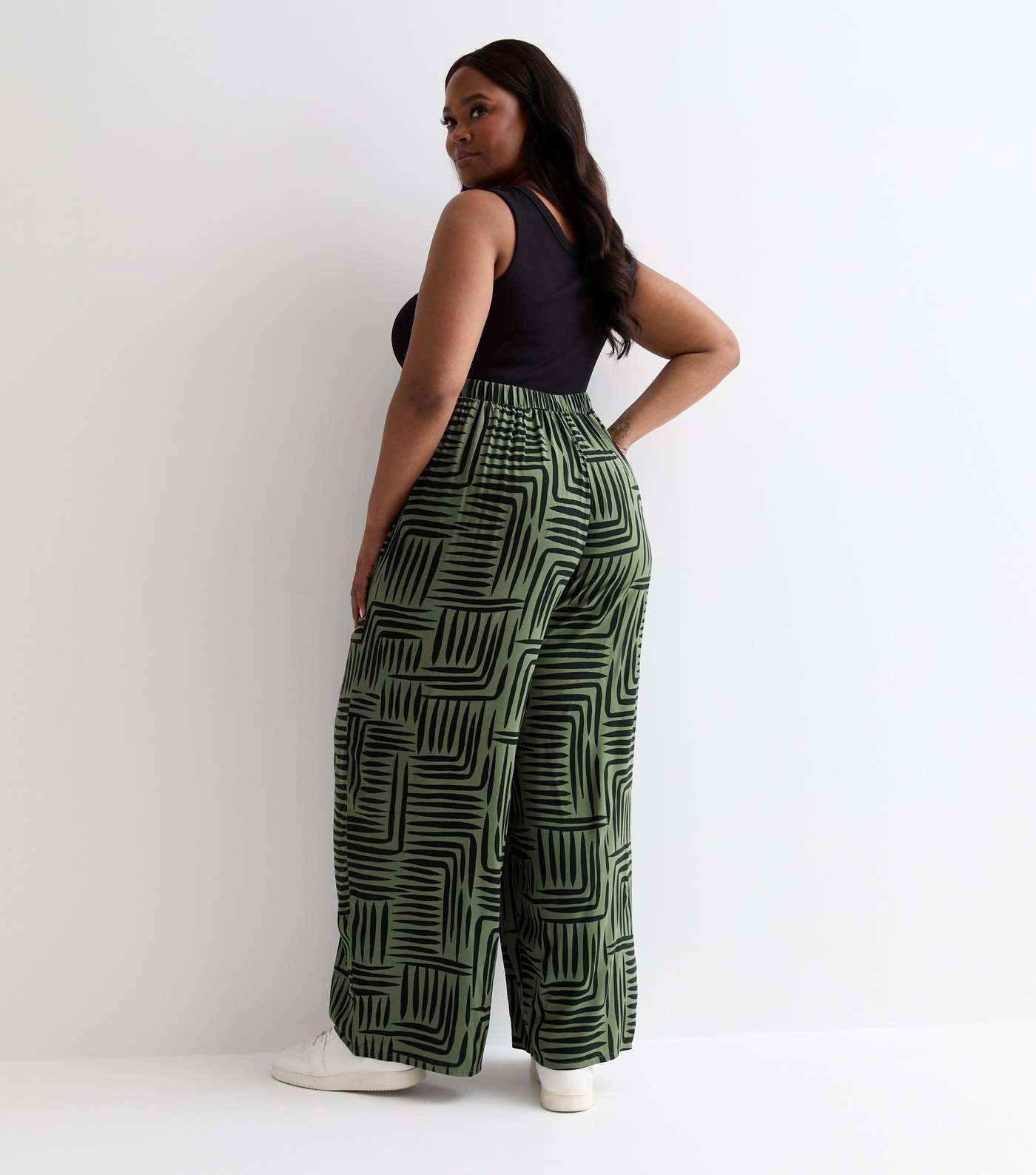 Curves Green Abstract Print High Waist Wide Leg Trousers Image 4