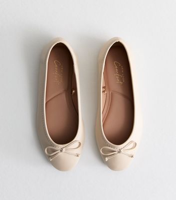 Wide Fit Off White Leather-Look Ballerina Pumps New Look