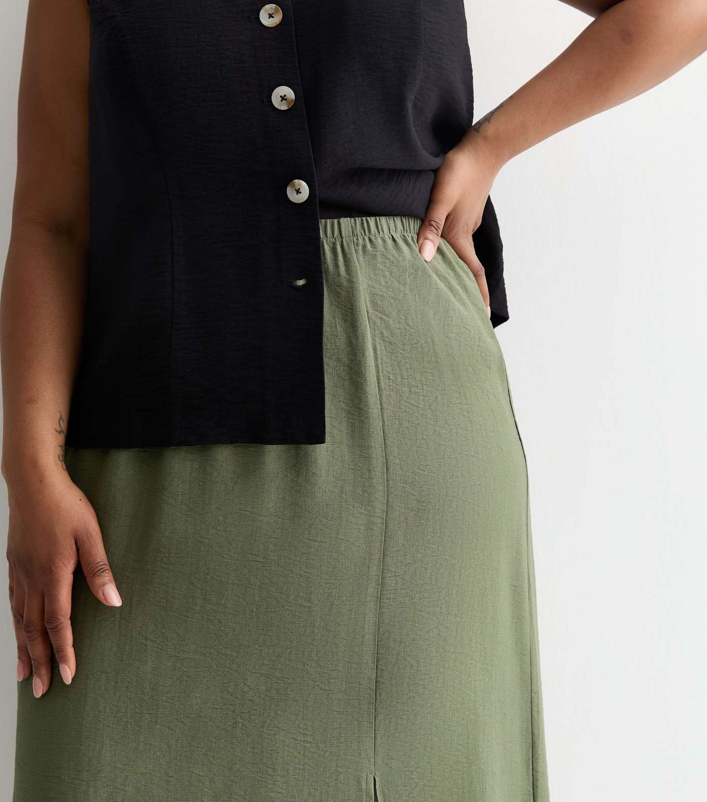 Curves Khaki Textured Split Front Midi Skirt Image 2