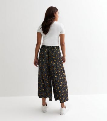Petite Black Sunflower and Spot Print Crop Wide Leg Trousers New Look