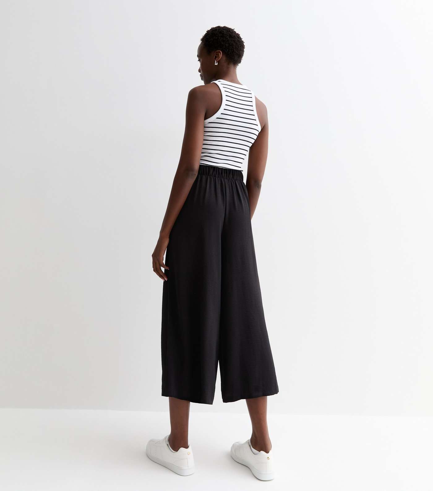 Tall Black Wide Leg Crop Trousers Image 4