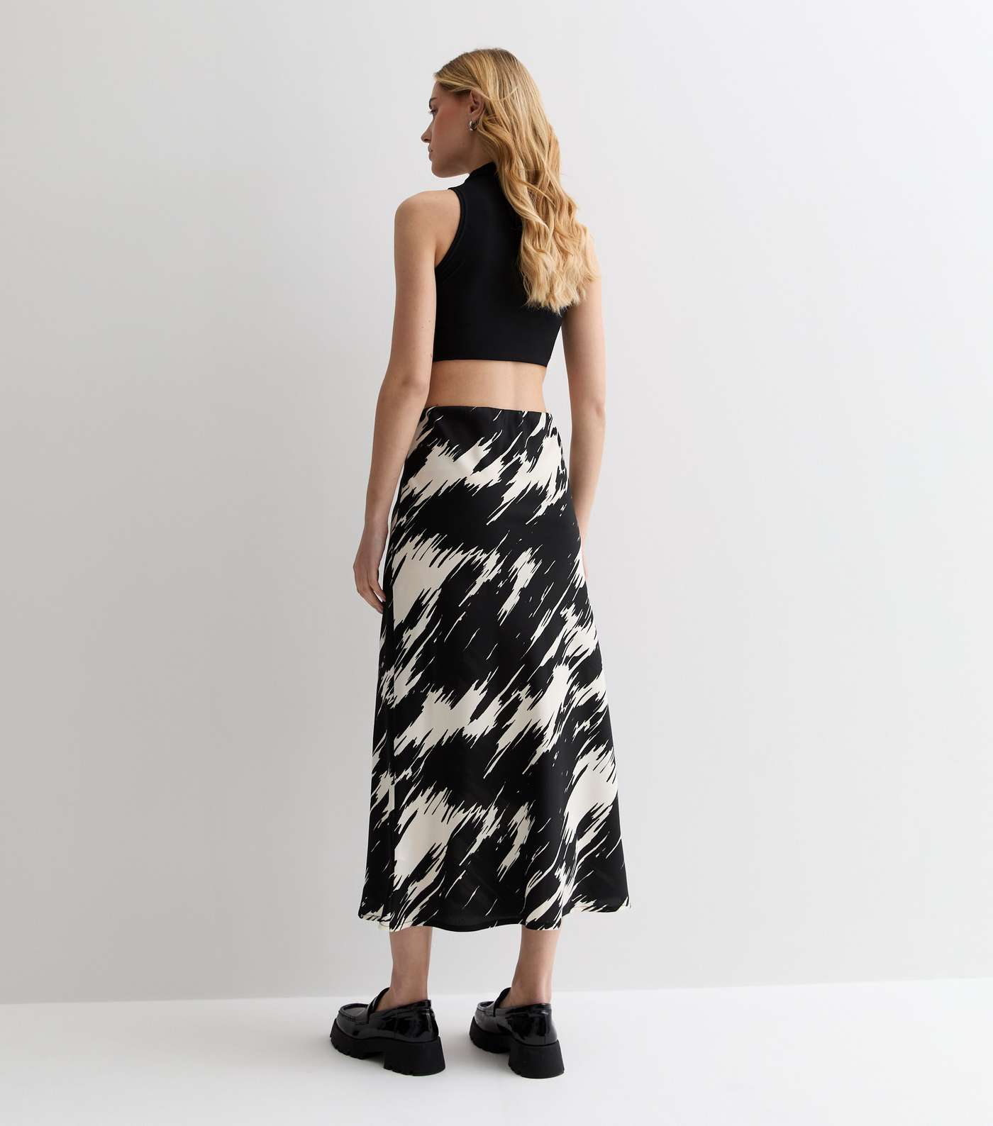 Black Abstract Pattern Midi Skirt  Image 4