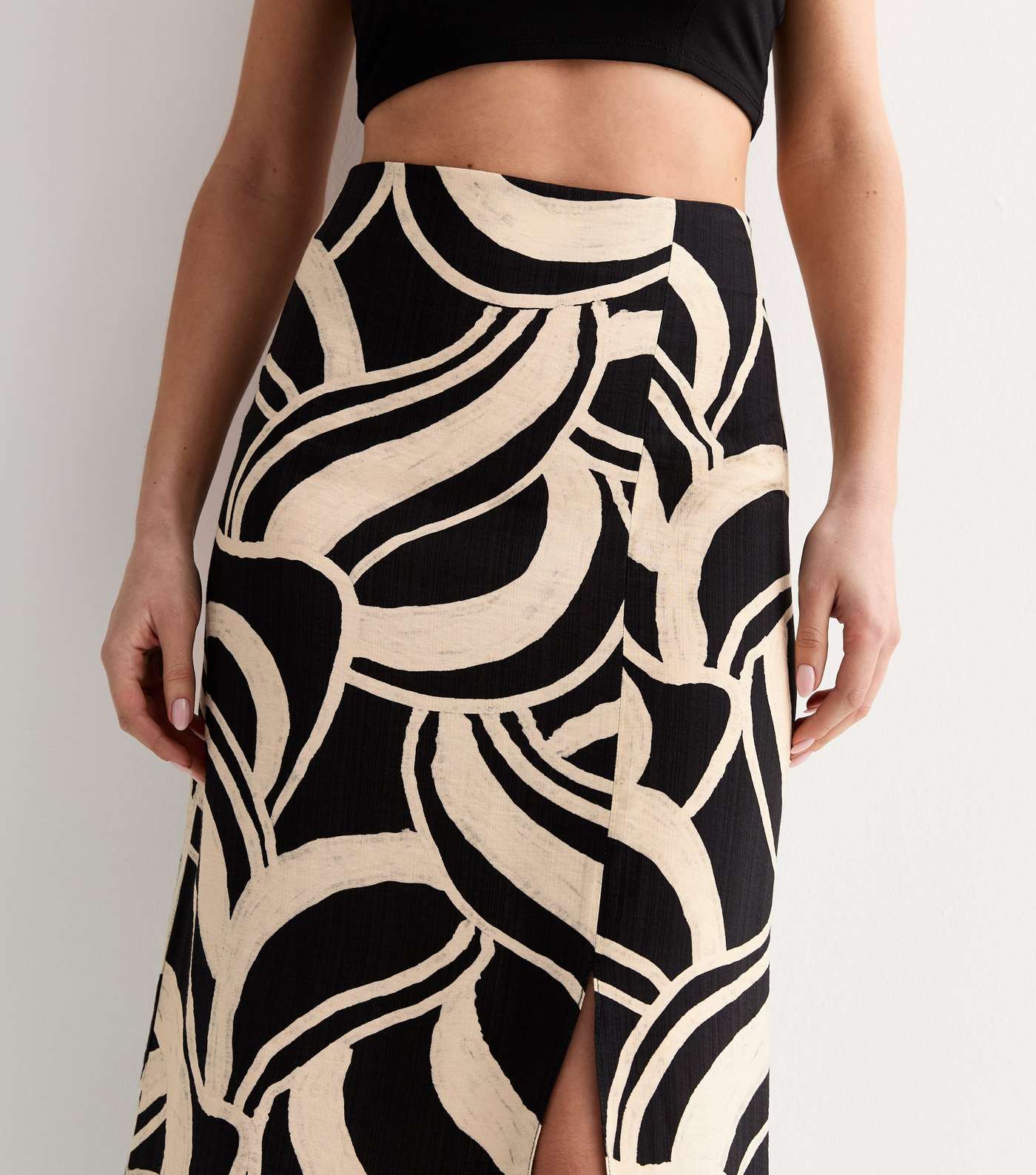 Black Abstract Print Split Front Midi Skirt Image 2