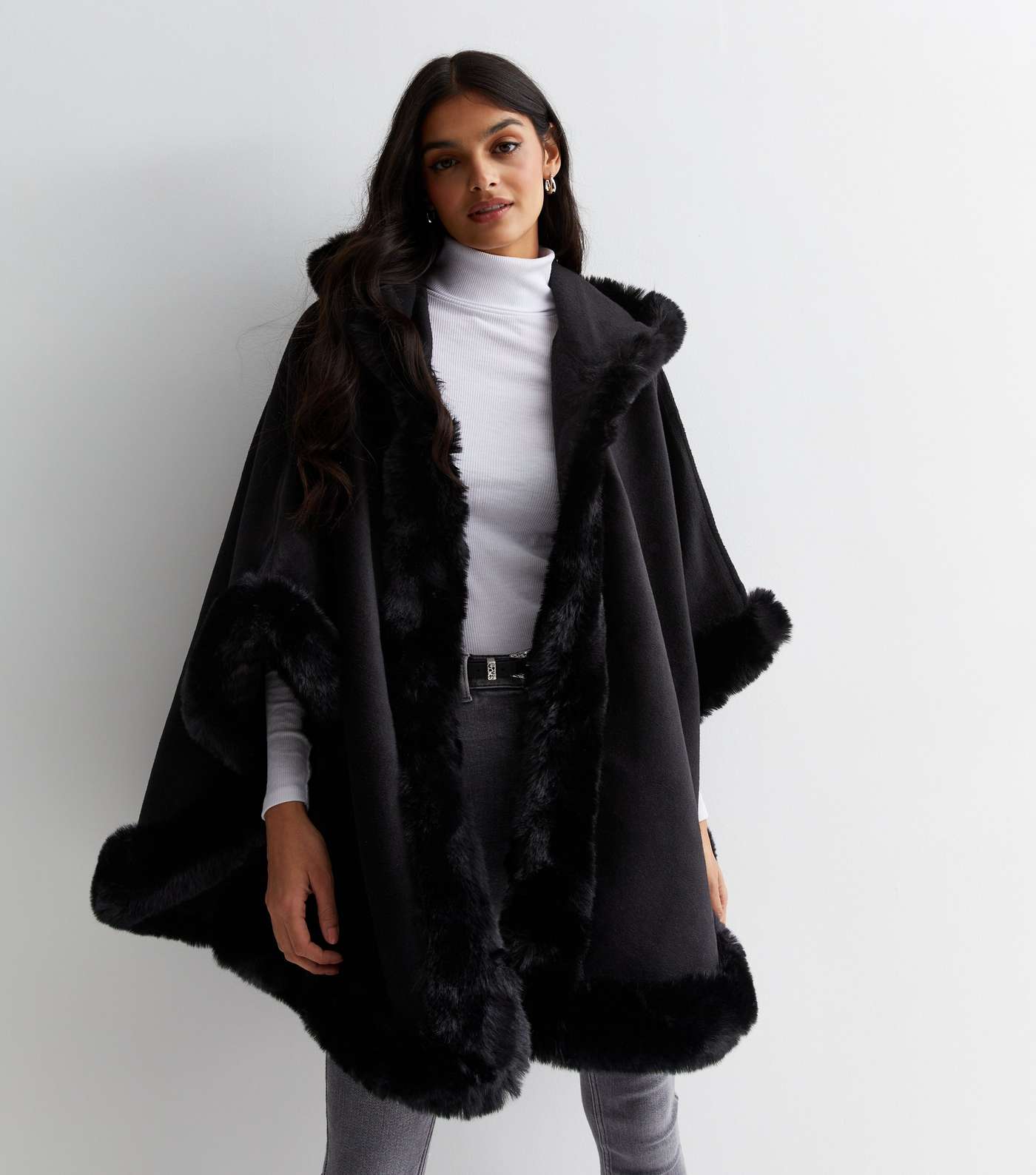 Gini London Black Faux Fur Trim Hooded Cape Image 3