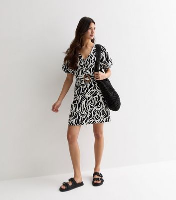 Black Abstract Print Belted Mini Dress | New Look