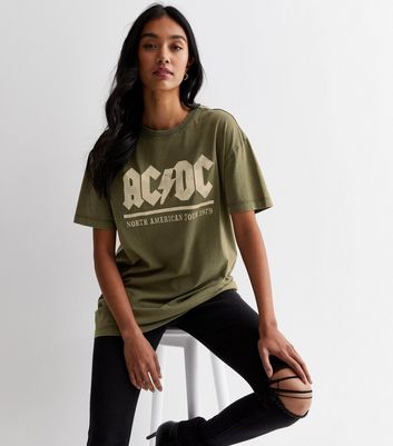 Acdc shirt outfit online