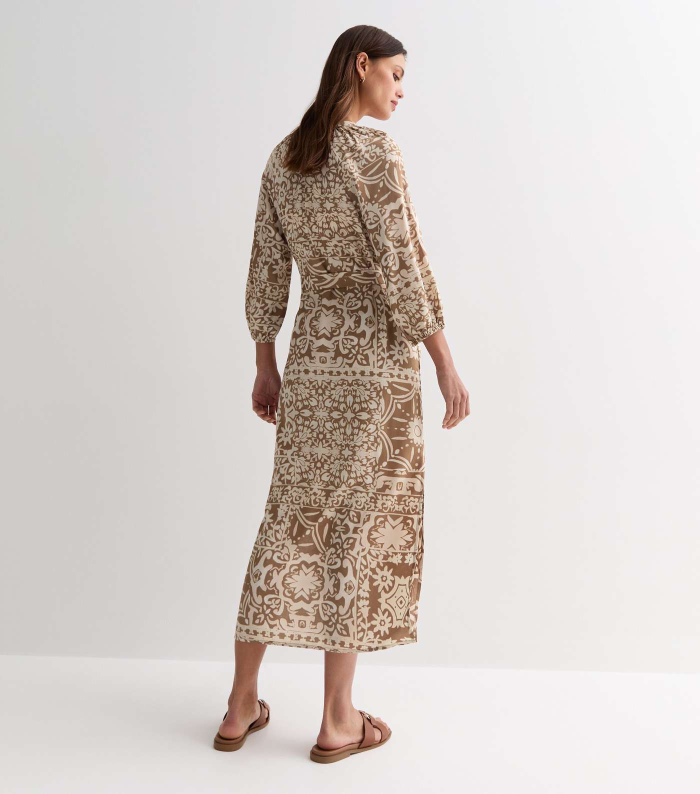 Brown Tile Print Belted Midi Dress Image 4