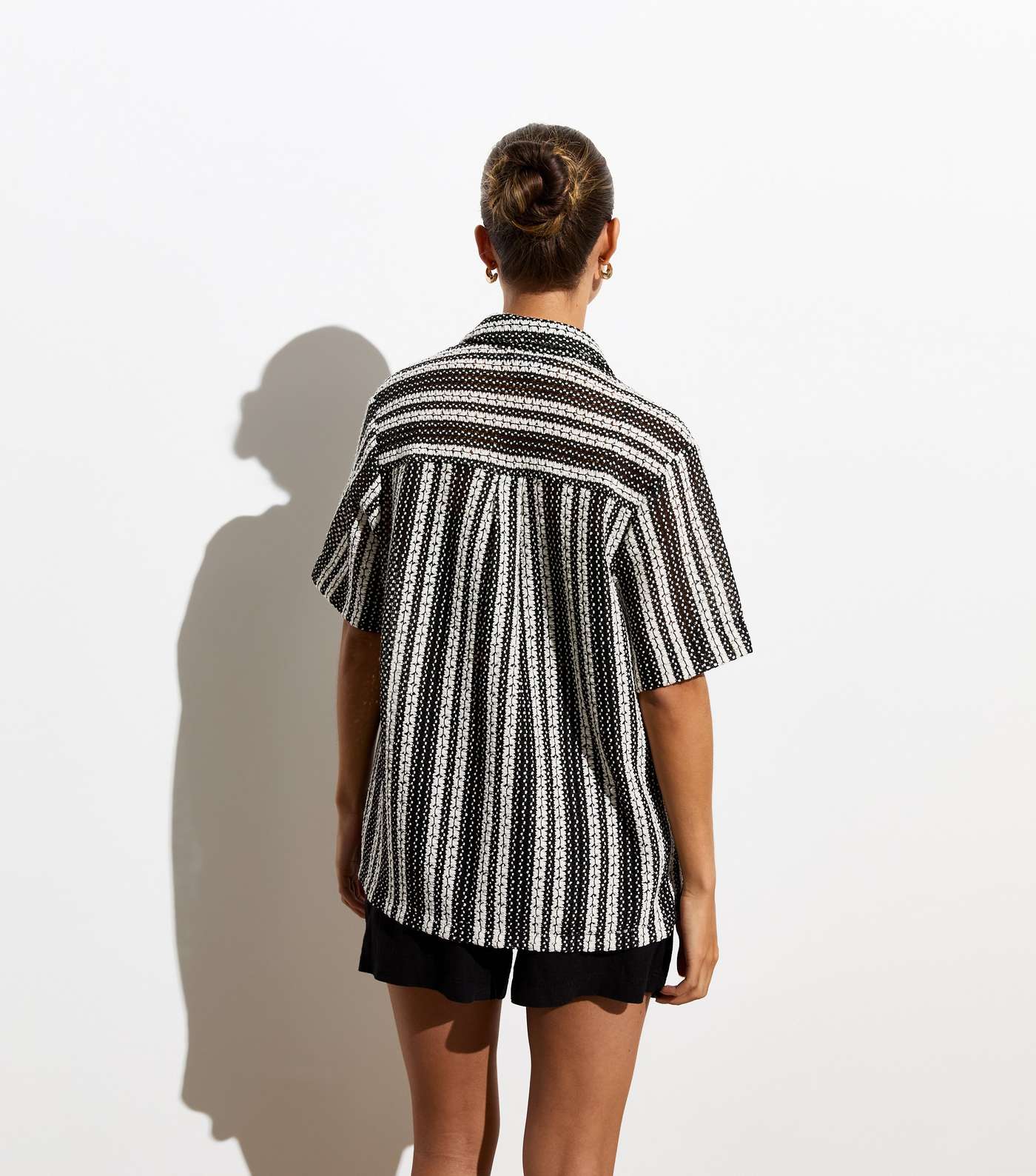 Black Stripe Crochet Short Sleeve Shirt Image 4